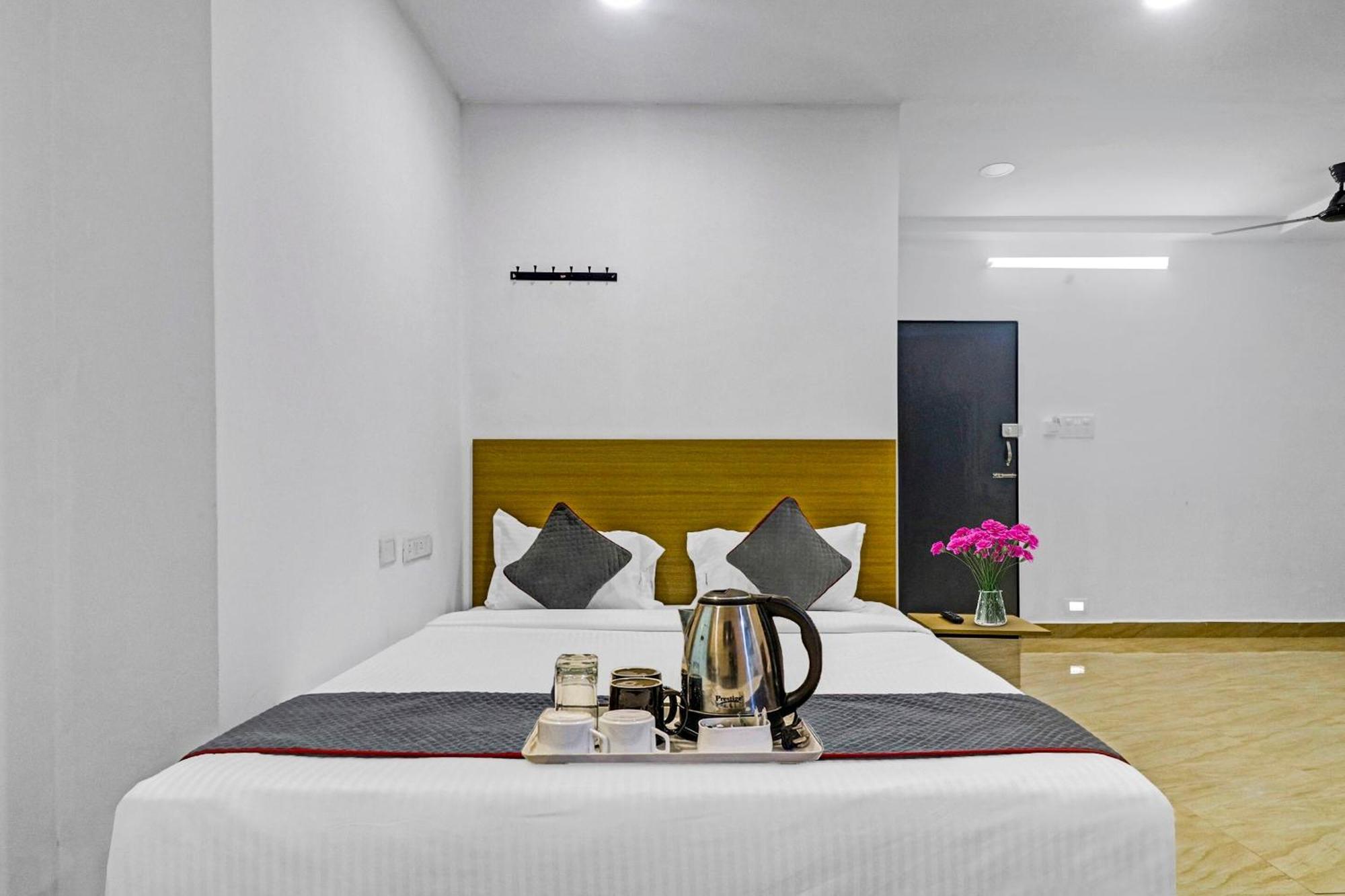 Townhouse De Alphabet Hotel Gachibowli Экстерьер фото
