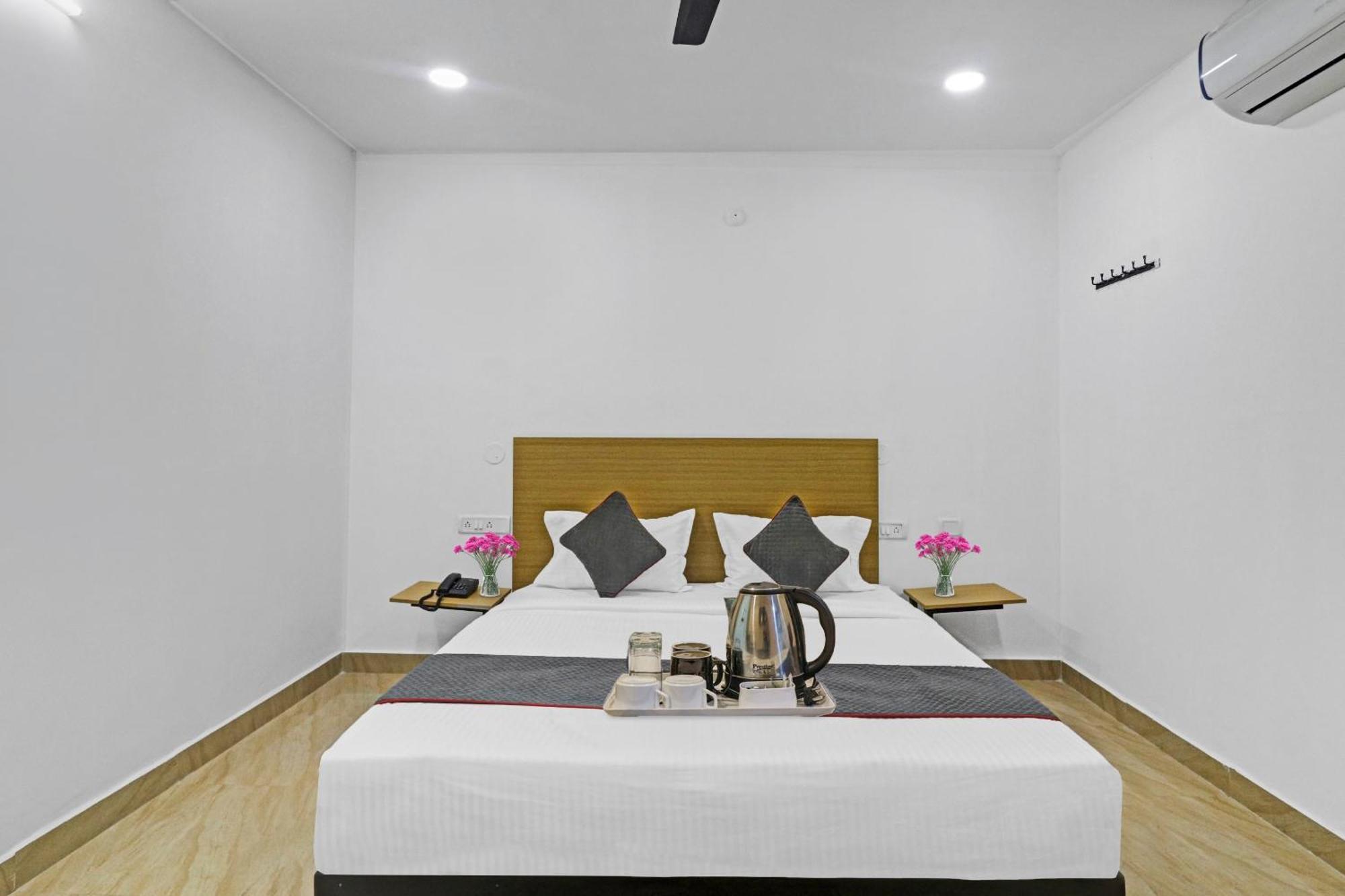Townhouse De Alphabet Hotel Gachibowli Экстерьер фото